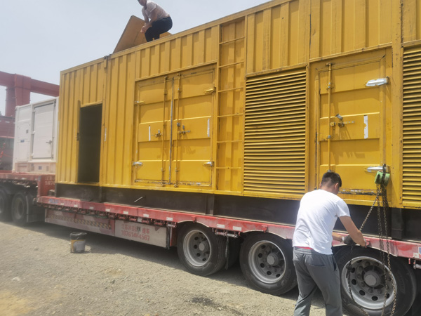 隆广镇除了负载情况和发动机维护，还有哪些因素会影响 200kw 柴油发电机的油耗？