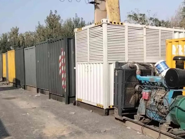 隆广镇200KW柴油发电机机组每小时油耗是多少?